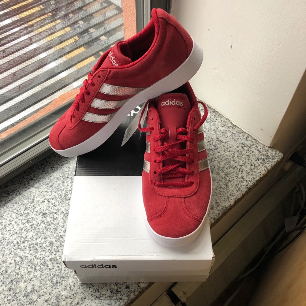 BRAND NEW Adidas Women’s VI Court 2.0 Shoe